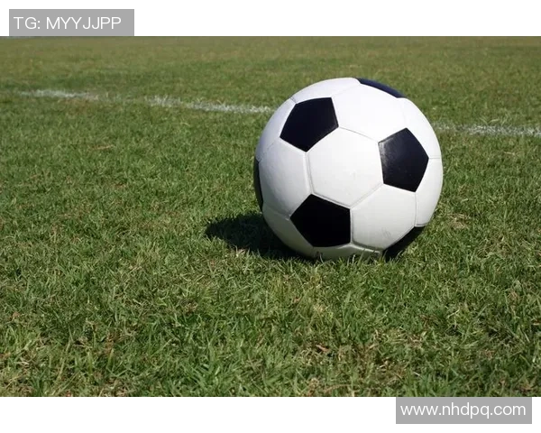 阿拉斯足球：探索这项运动的魅力与发展历程，感受激情与团队精神的结合