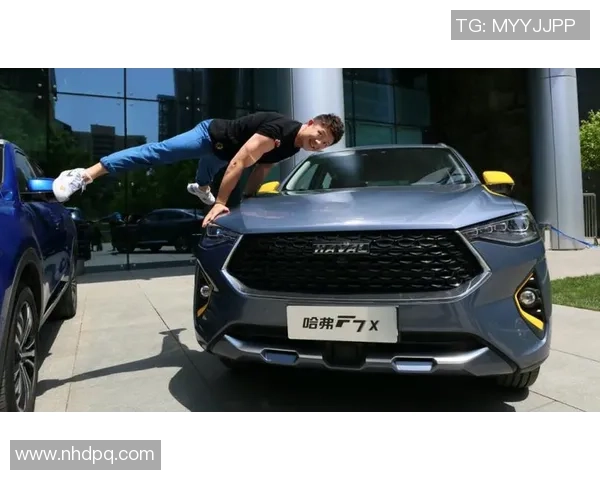 足球肌肉如钢铁铸就的力量与灵活性展现运动员的极致魅力与拼搏精神